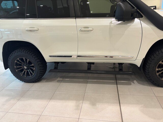 2020 Toyota LANDCRUISER LC200 4.5L T/D A/T Sahara 7 Seat (Beige Trim)