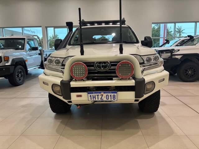 2020 Toyota LANDCRUISER LC200 4.5L T/D A/T Sahara 7 Seat (Beige Trim)