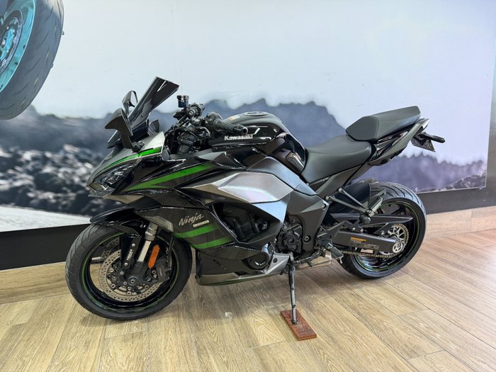 2020 Kawasaki NINJA 1000SX GREEN