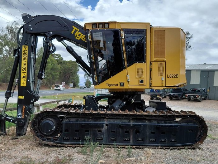 0 Tigercat L822E Yellow