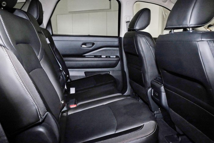 2024 Nissan Pathfinder Ti