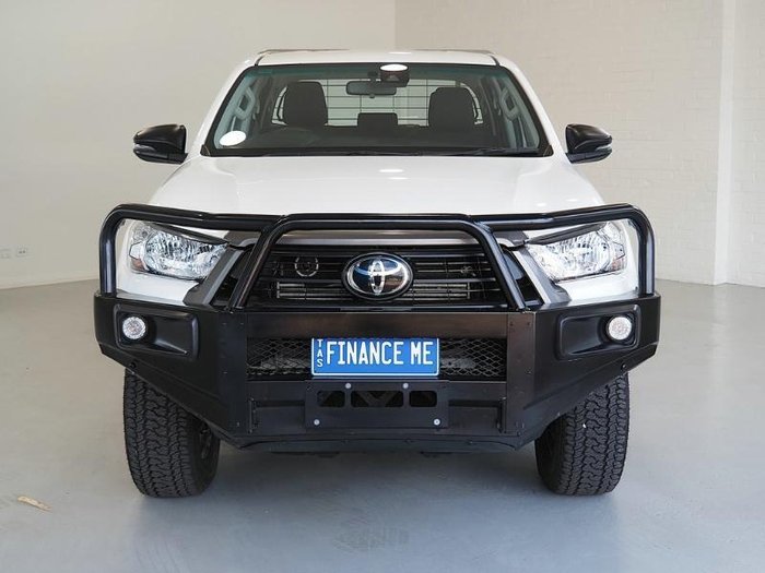 2022 Toyota Hilux SR