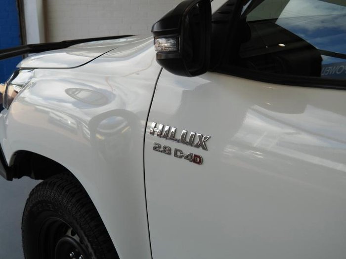 2022 Toyota Hilux SR