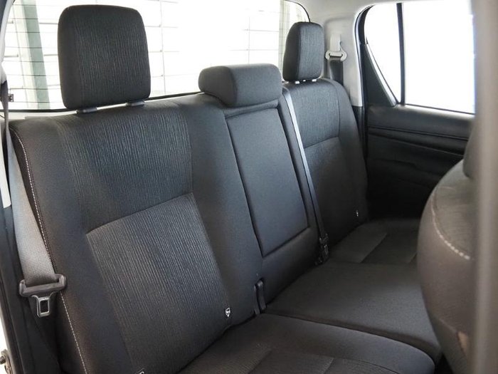 2022 Toyota Hilux SR