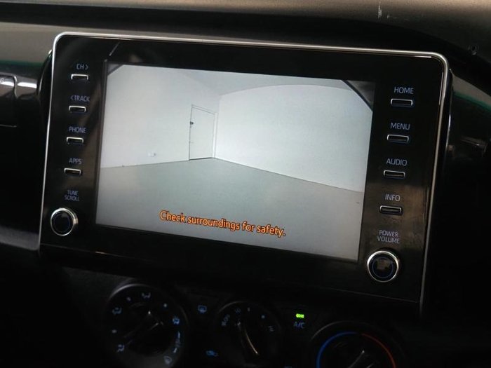 2022 Toyota Hilux SR