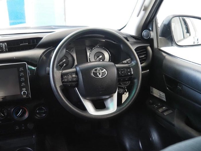 2022 Toyota Hilux SR