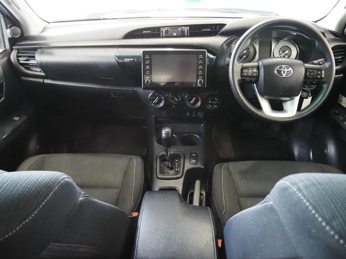 2022 Toyota Hilux SR