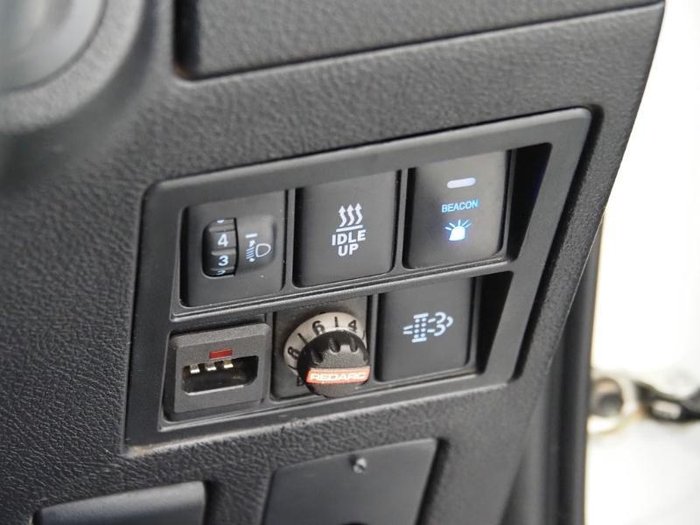 2022 Toyota Hilux SR