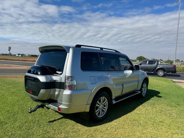 2019 Mitsubishi Pajero GLS