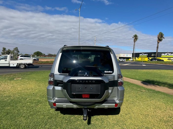 2019 Mitsubishi Pajero GLS