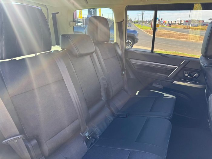 2019 Mitsubishi Pajero GLS