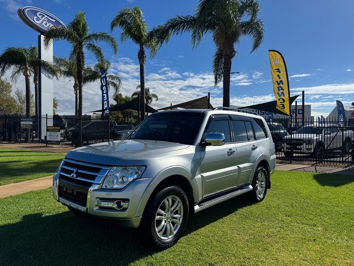 2019 Mitsubishi Pajero GLS
