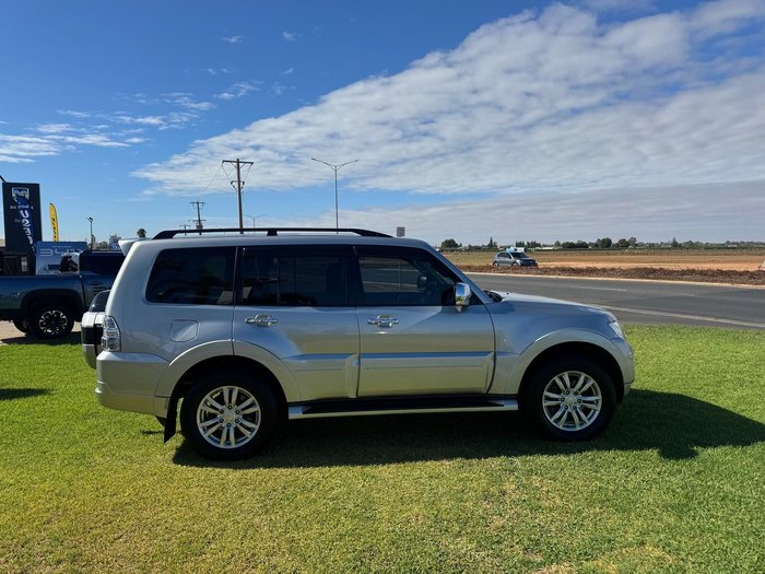 2019 Mitsubishi Pajero GLS