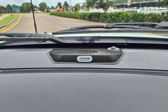 2019 RAM 1500 Laramie DS MY19 4X4 Dual Range Bright White