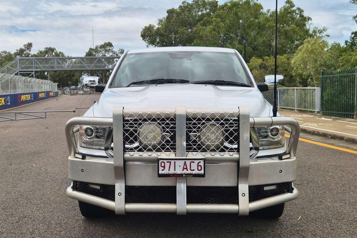 2019 RAM 1500 Laramie DS MY19 4X4 Dual Range Bright White