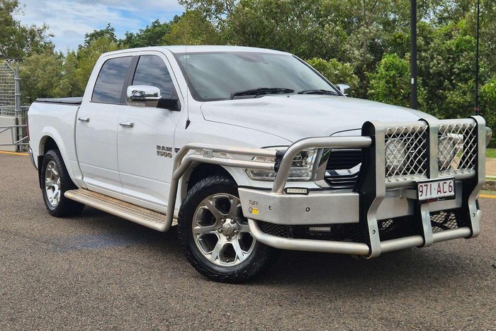 2019 RAM 1500 Laramie DS MY19 4X4 Dual Range Bright White
