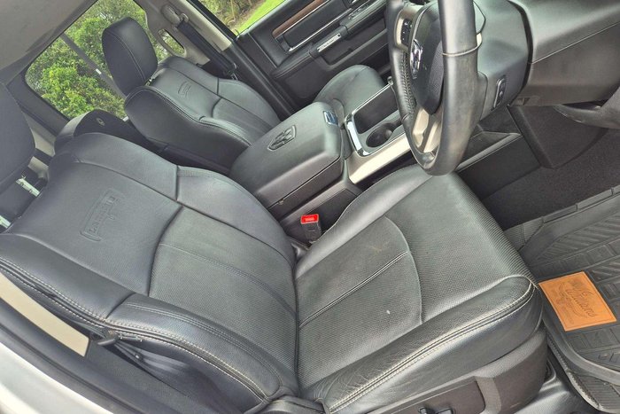 2019 RAM 1500 Laramie DS MY19 4X4 Dual Range Bright White