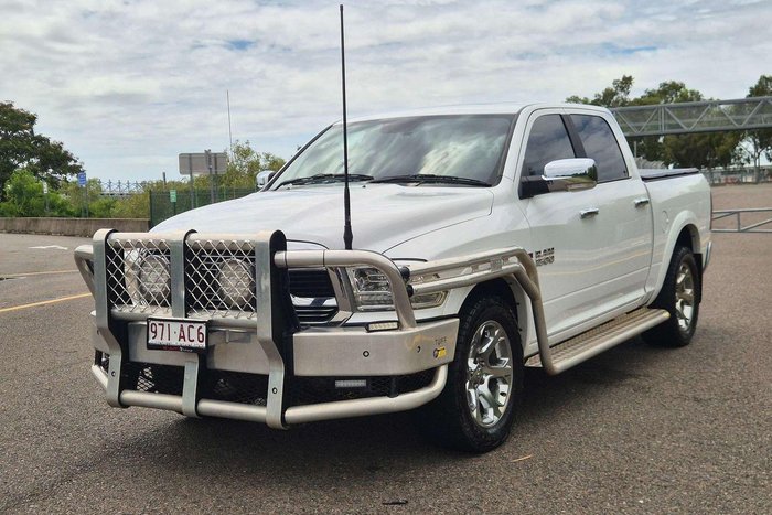 2019 RAM 1500 Laramie DS MY19 4X4 Dual Range Bright White