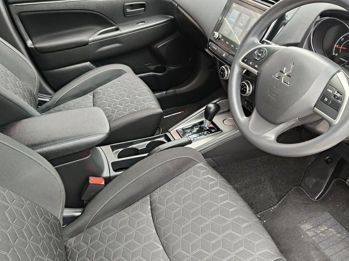 2024 Mitsubishi ASX ES