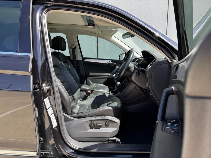 2016 Volkswagen Tiguan 110TSI Comfortline 5N MY17 Deep Black