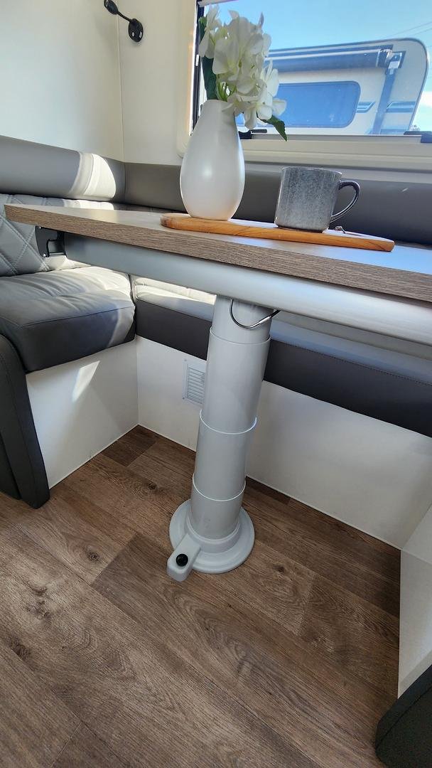 2026 JB Caravans Gator X 18'6 Club Lounge