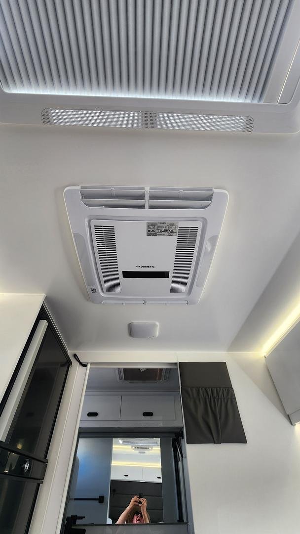 2026 JB Caravans Gator X 18'6 Club Lounge