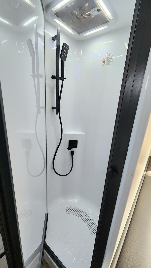 2026 JB Caravans Gator X 18'6 Club Lounge