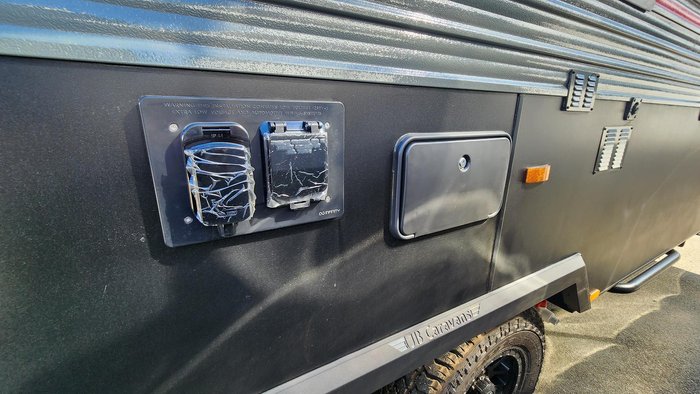 2026 JB Caravans Gator X 18'6 Club Lounge