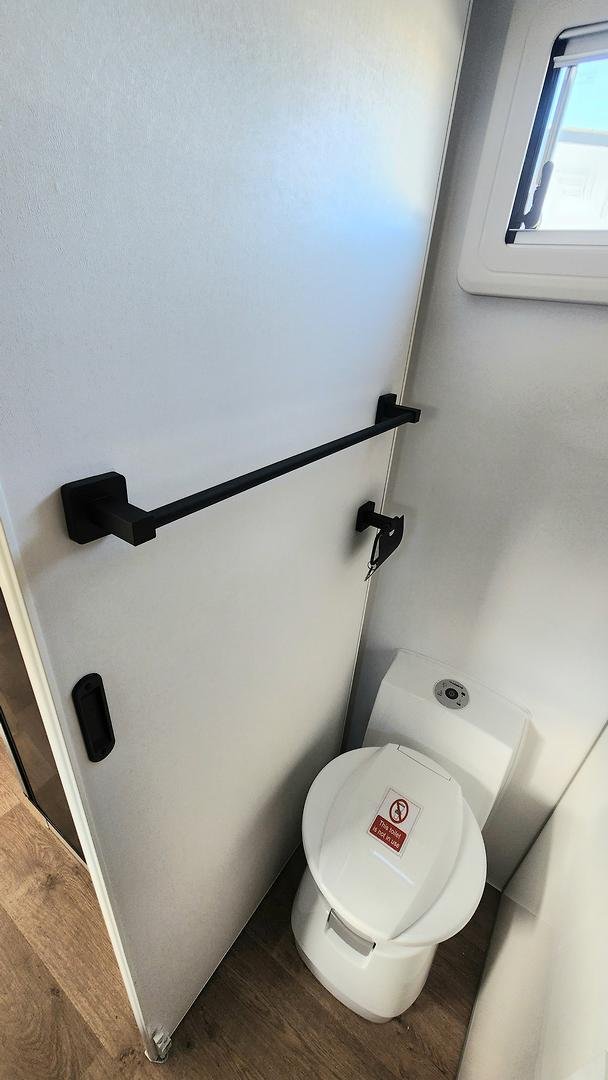 2026 JB Caravans Gator X 18'6 Club Lounge