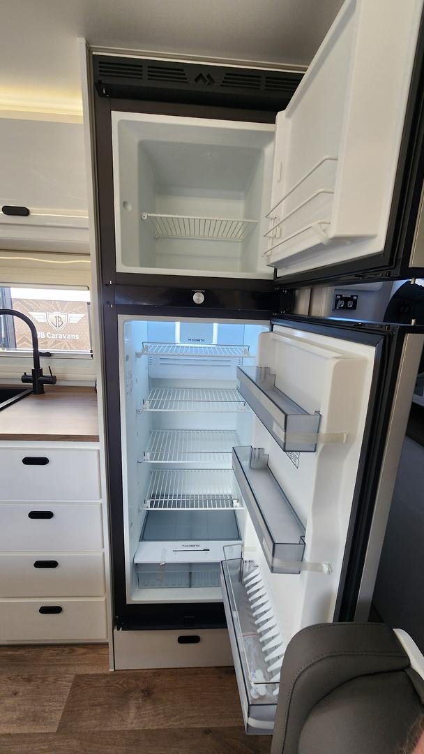 2026 JB Caravans Gator X 18'6 Club Lounge