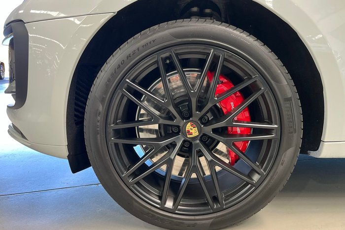 2024 Porsche Macan GTS