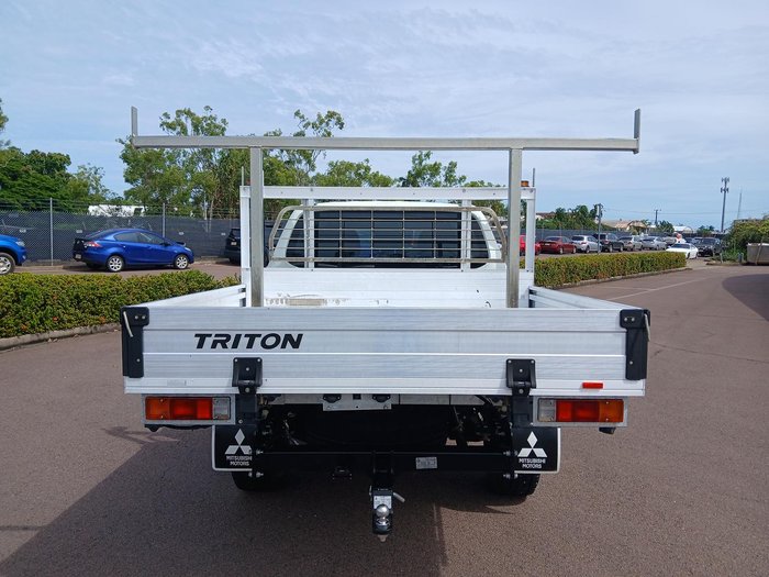 2022 Mitsubishi Triton GLX