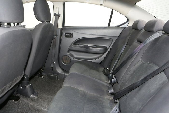 2015 Mitsubishi Mirage ES