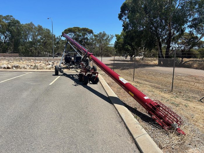 2025 Meridian TL HD10 53 Grain Auger