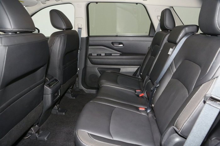 2024 Nissan Pathfinder Ti