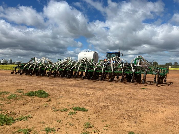 2002 Ausplow D49-300E 60Ft Seeding Bar