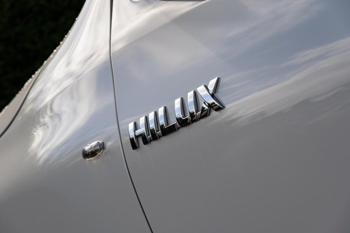 2018 Toyota Hilux Workmate TGN121R 4x2 Glacier White