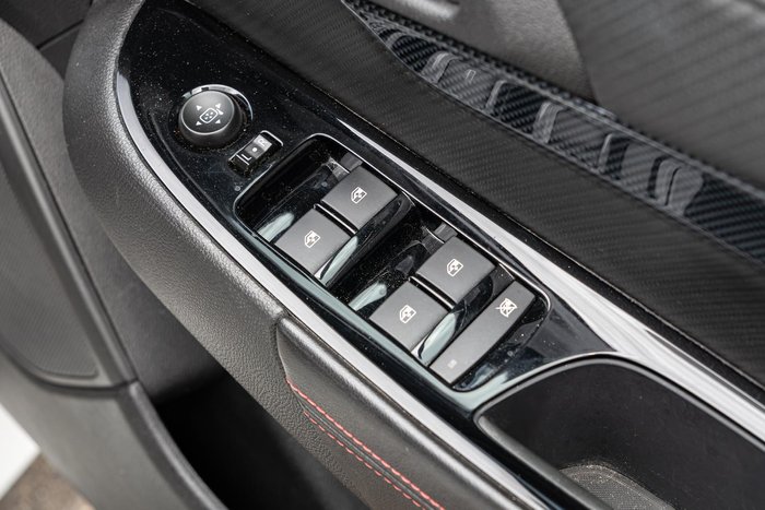 2015 Holden Commodore SV6 VF MY15 Heron White