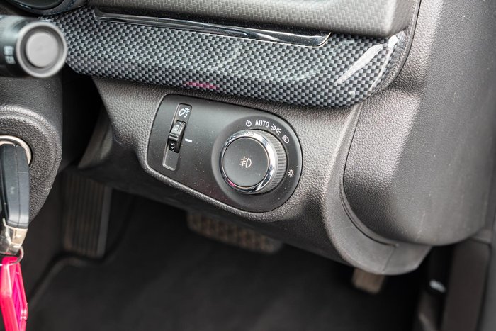 2015 Holden Commodore SV6 VF MY15 Heron White