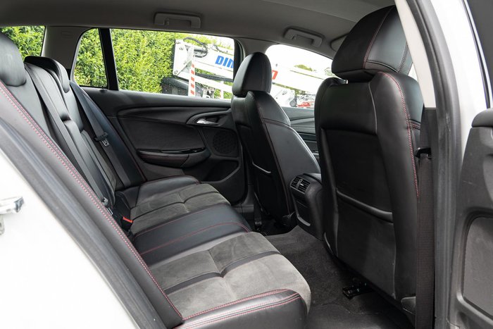 2015 Holden Commodore SV6 VF MY15 Heron White