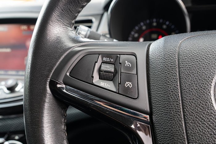 2015 Holden Commodore SV6 VF MY15 Heron White