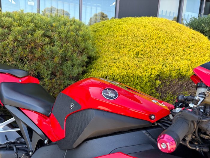 2015 Honda CBR1000RR (FIREBLADE) Red