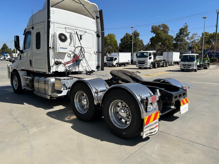 2022 Freightliner Cascadia 126 WHITE