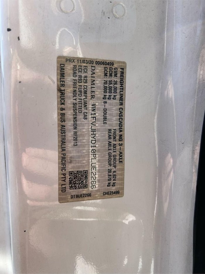 2022 Freightliner Cascadia 126 White