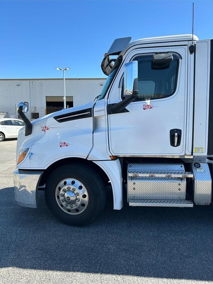 2022 Freightliner Cascadia 126 White