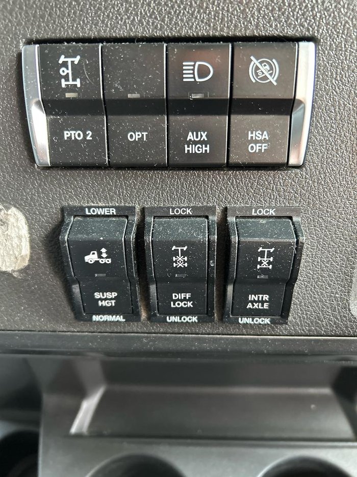 2022 Freightliner Cascadia 126 WHITE