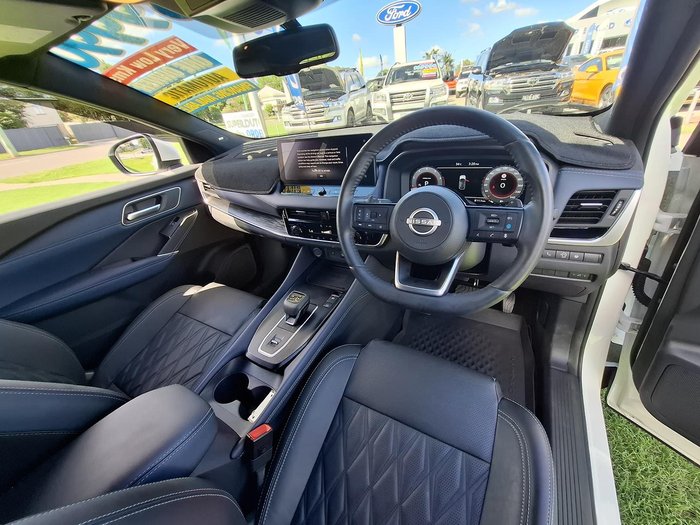 2023 Nissan QASHQAI Ti J12 MY23 Ivory Pearl with Pearl Black Roof