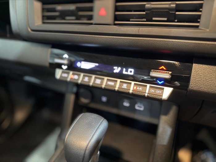 2026 Nissan Navara SL