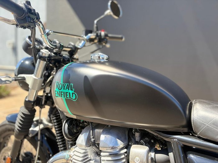 2022 Royal Enfield Interceptor 650 Custom 650 Twin Black