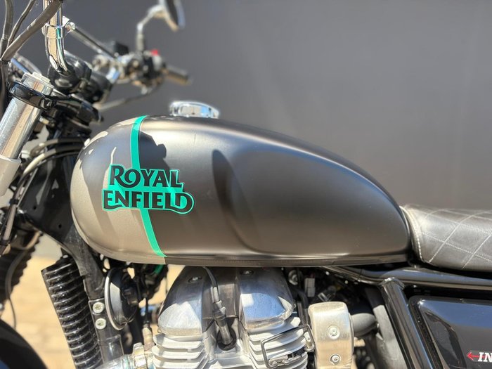 2022 Royal Enfield Interceptor 650 Custom 650 Twin Black